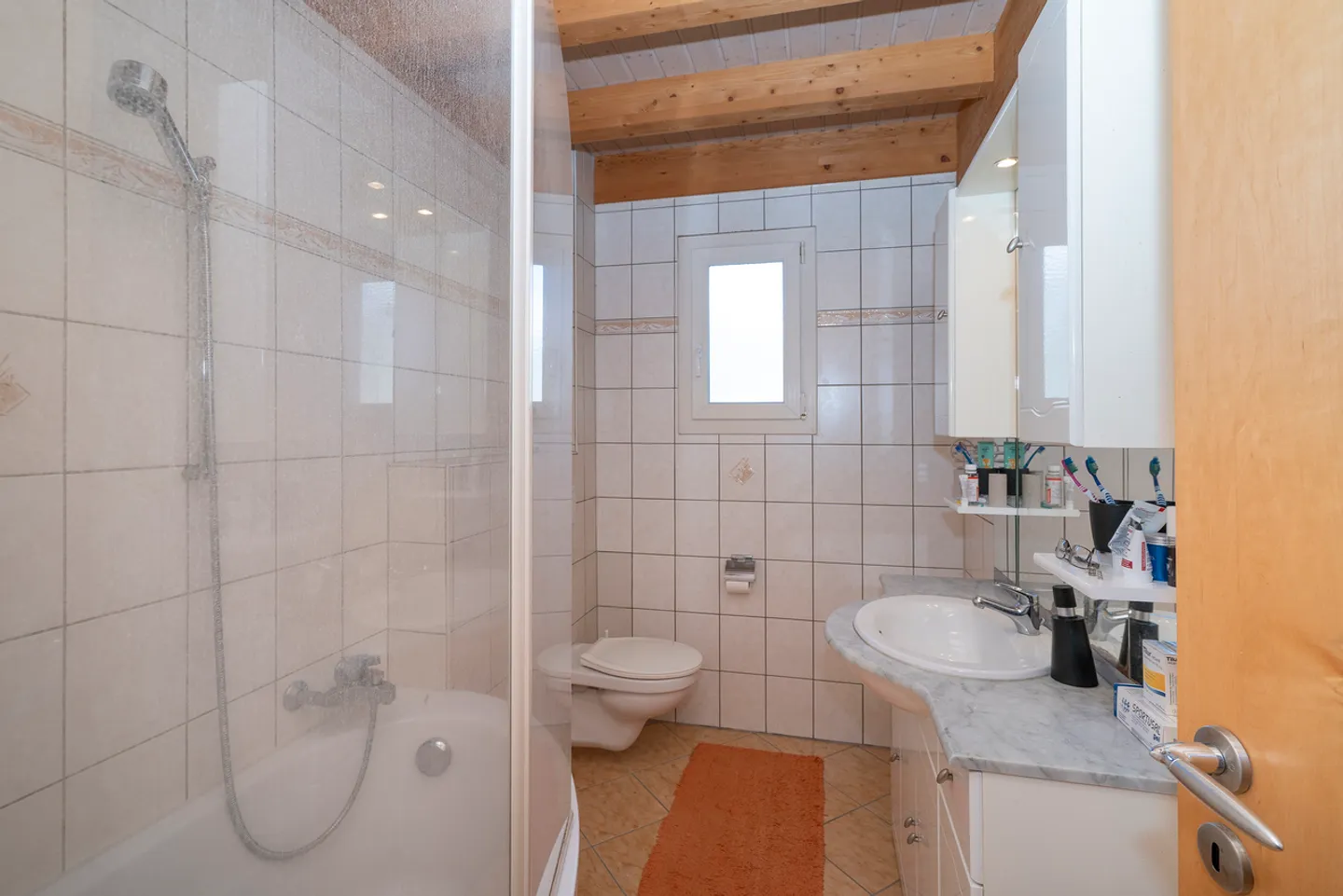 Chalet-villa with 2 apartments - Photo 6 of 12
