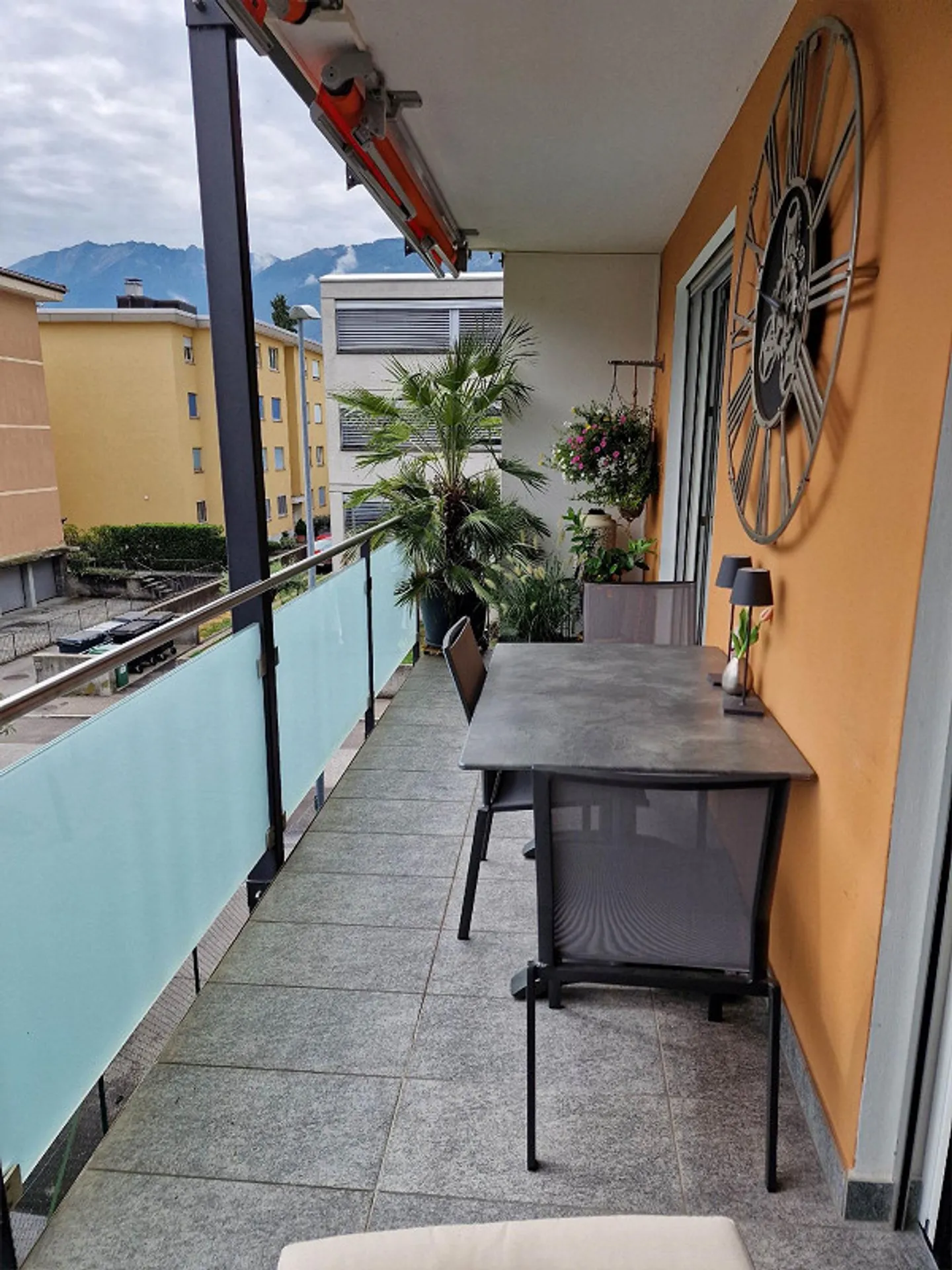 Stilvolle Ruheoase im Zentrum von Ascona – 2.5-Zimmer mit zwei sonnigen Balkonen - Foto 2 von 10