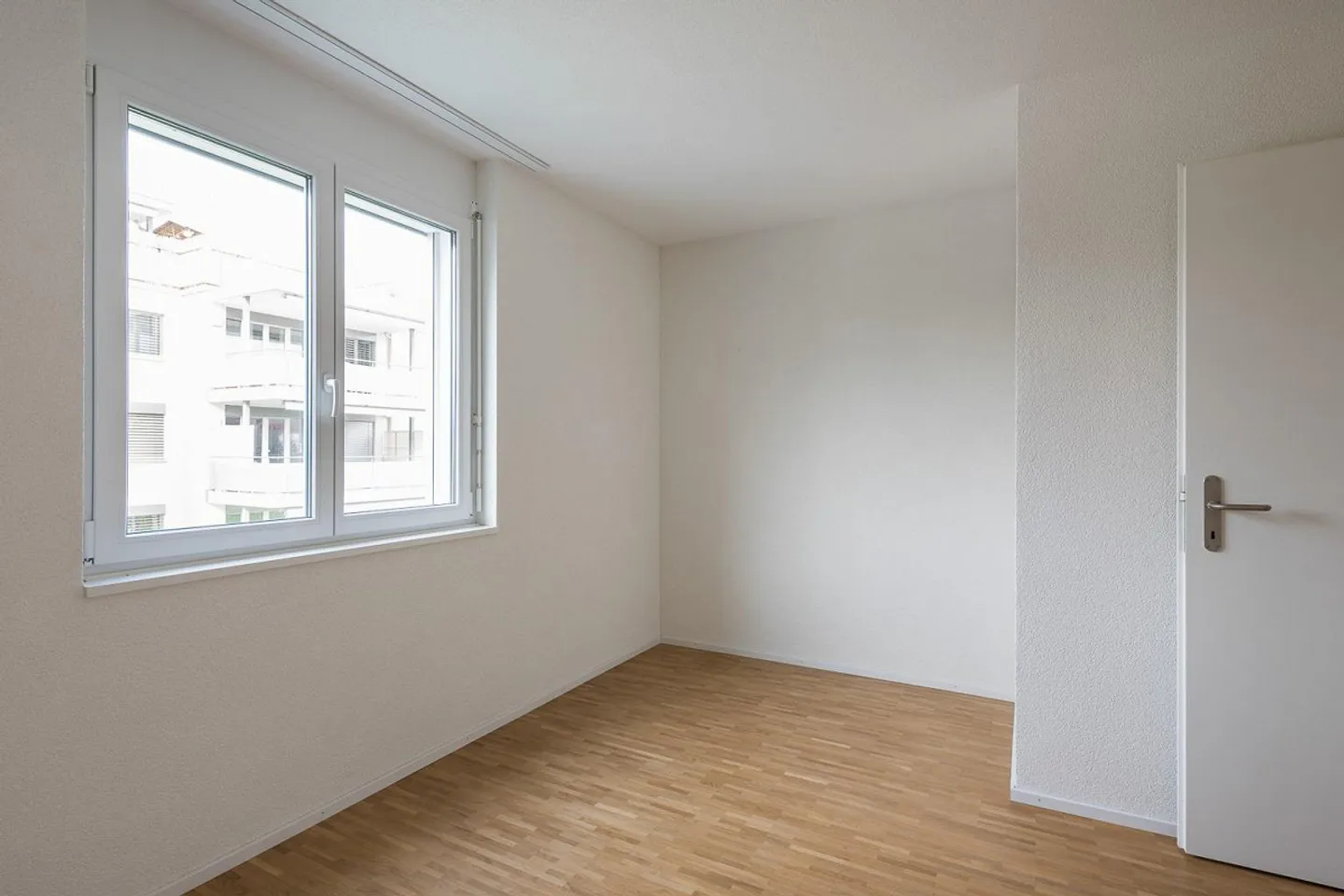Beautiful corner apartment on the ground floor - Photo 6 of 11