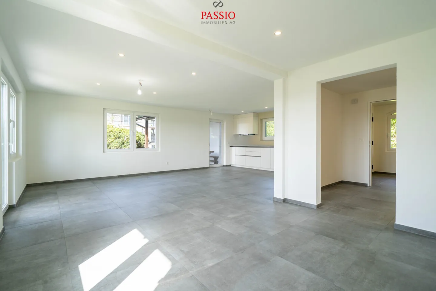 Paradiso familiare completamente ristrutturato con 6,5 stanze in posizione privilegiata! - Foto 5 di 42