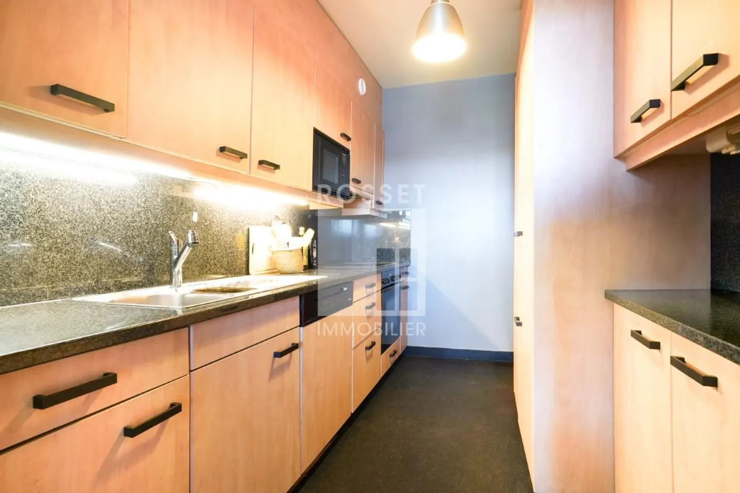 3,5-Zimmer-Wohnung im 7. Stock mit Aufzug - Foto 1 von 9