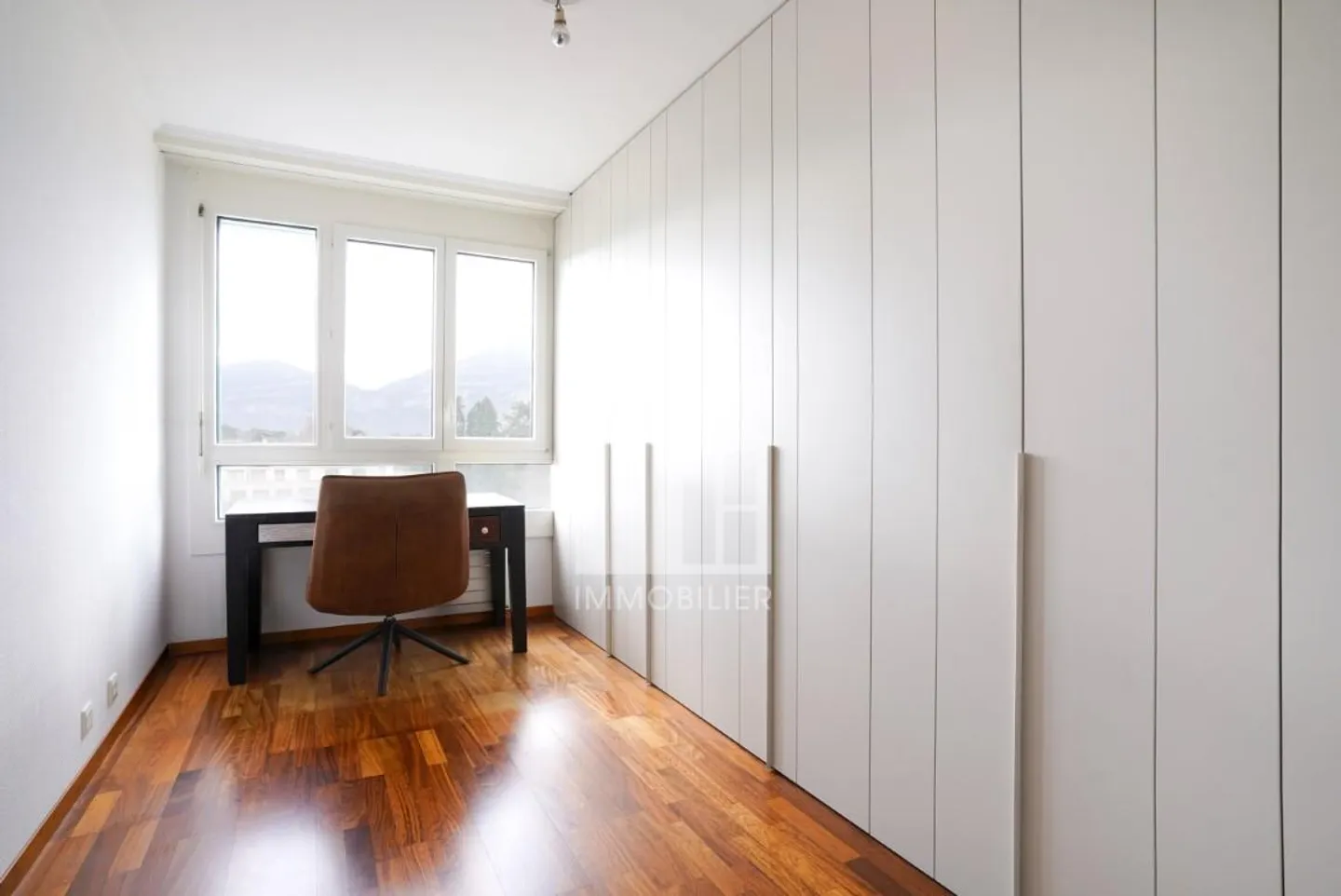 3,5-Zimmer-Wohnung im 7. Stock mit Aufzug - Foto 4 von 9