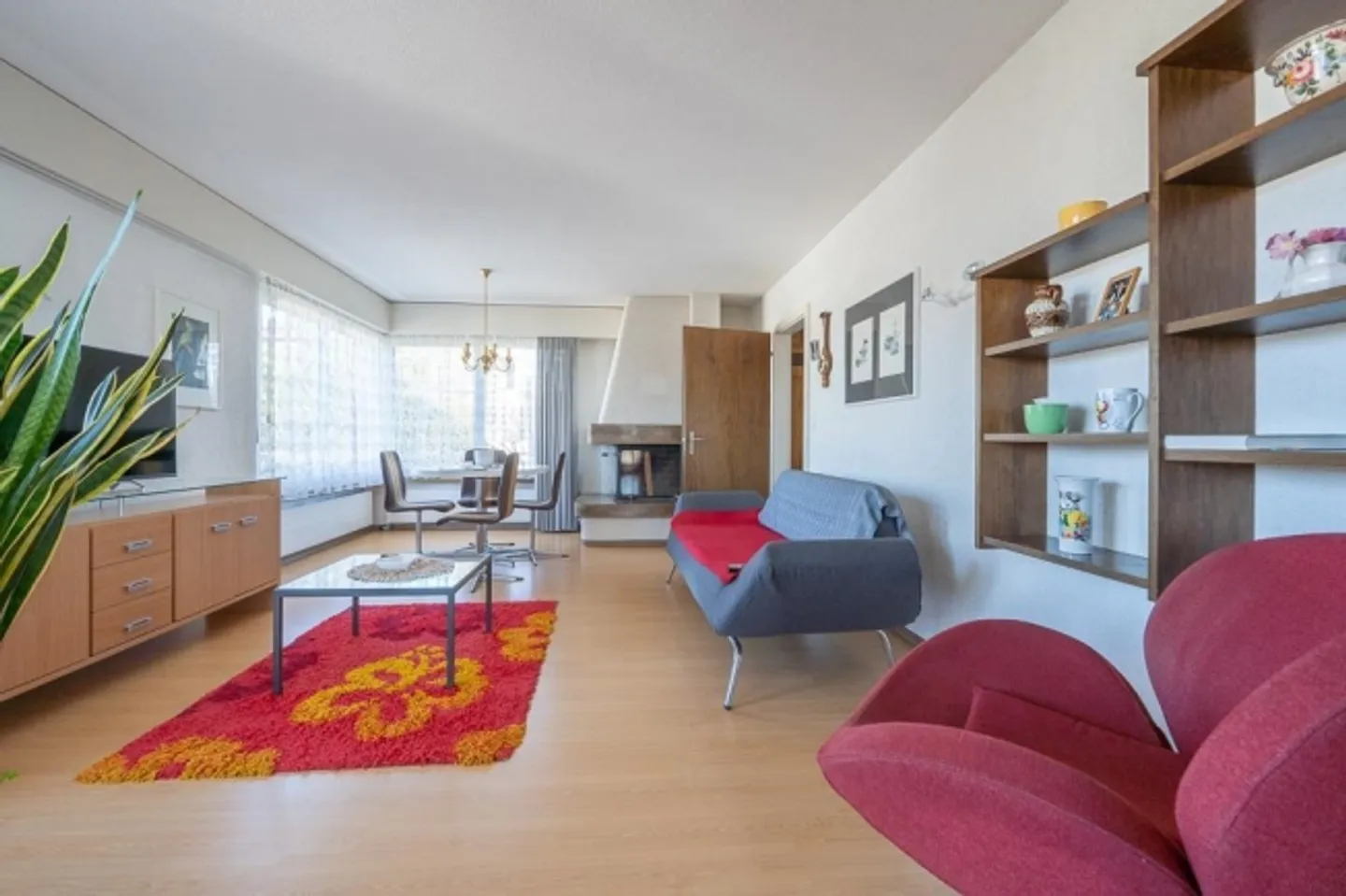 Living, Family, Working 8.5-Room Single-Family House - Photo 4 of 11