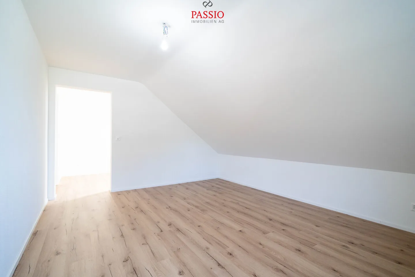 Paradiso familiare completamente ristrutturato con 6,5 stanze in posizione privilegiata! - Foto 23 di 42