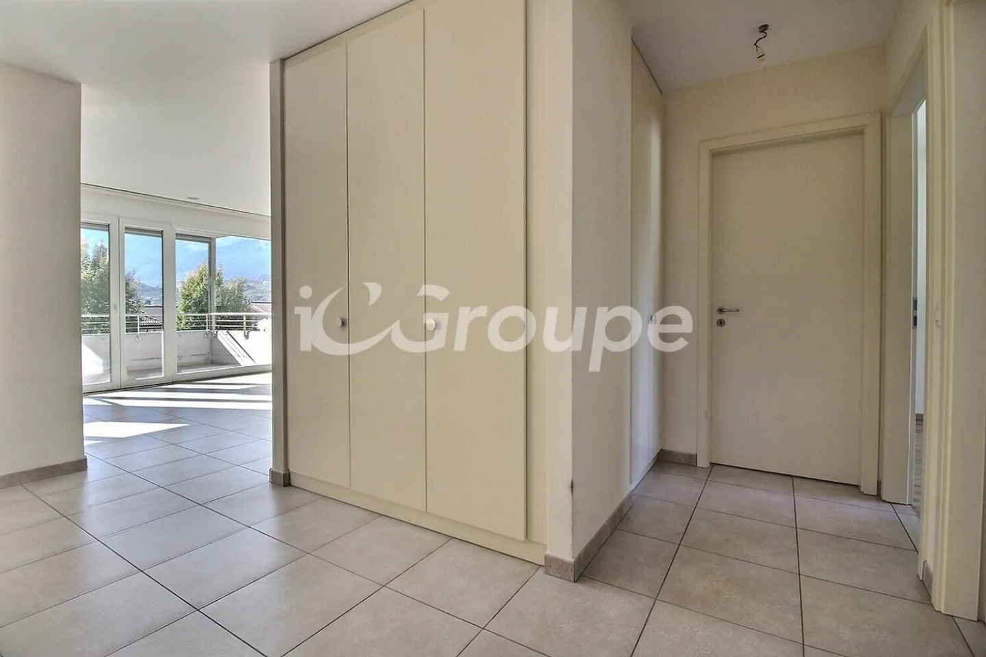 Beautiful 3.5-room apartment on the 2nd floor in Bramois - Photo 4 of 12