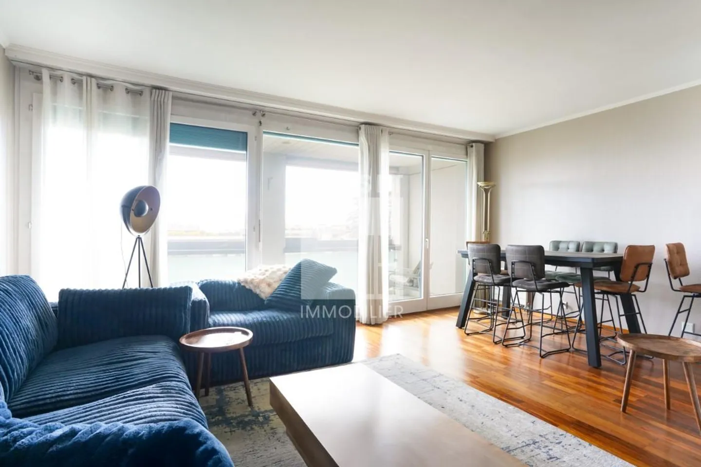 3,5-Zimmer-Wohnung im 7. Stock mit Aufzug - Foto 3 von 9