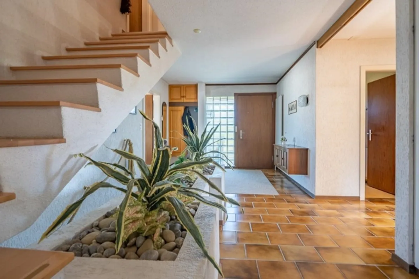 Living, Family, Working 8.5-Room Single-Family House - Photo 2 of 11