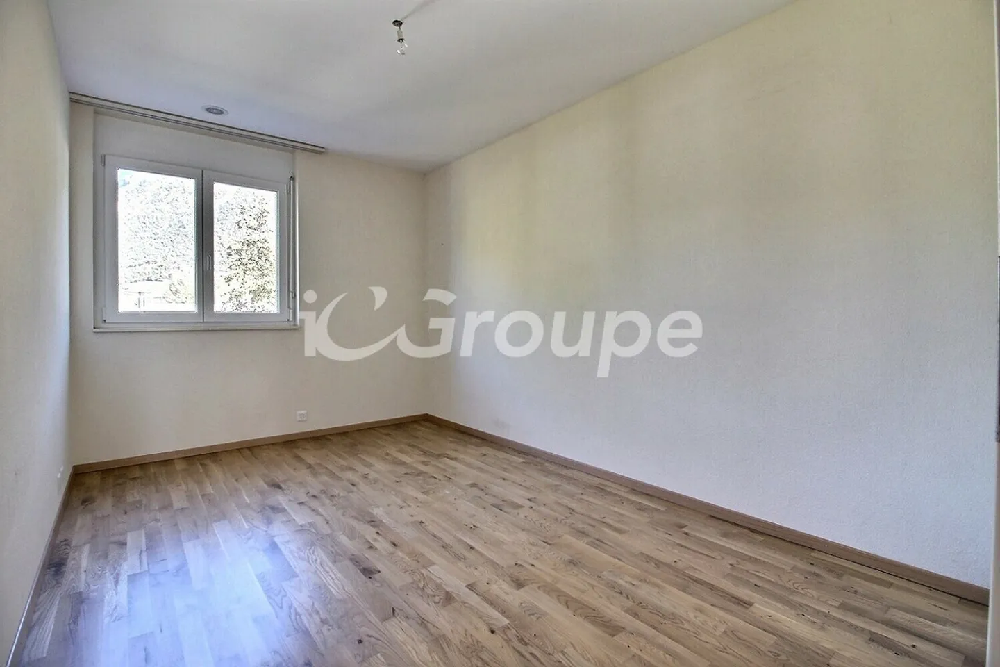 Beautiful 3.5-room apartment on the 2nd floor in Bramois - Photo 9 of 12