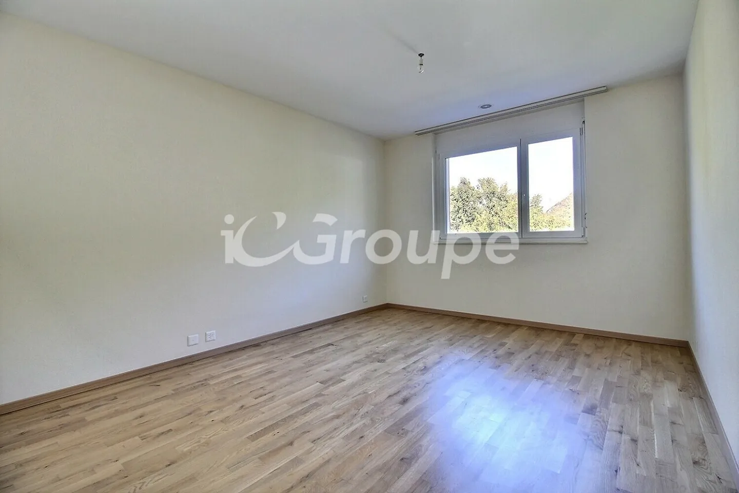 Beautiful 3.5-room apartment on the 2nd floor in Bramois - Photo 10 of 12