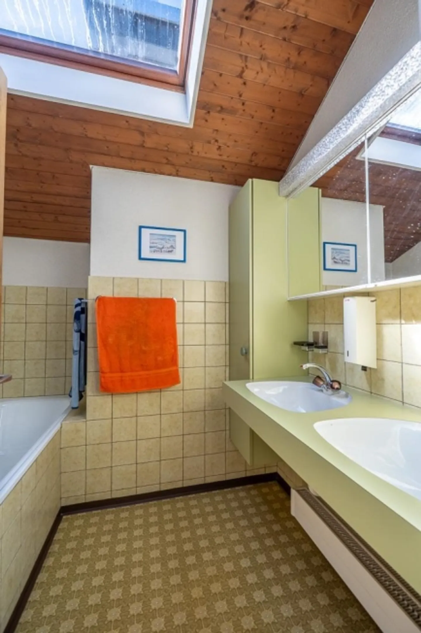 Living, Family, Working 8.5-Room Single-Family House - Photo 9 of 11