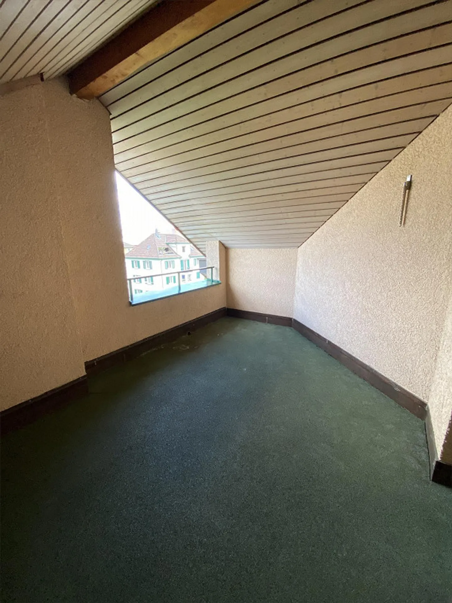 Luminoso appartamento duplex di 4,5 locali con balcone a Zurigo Albisrieden - Foto 8 di 8