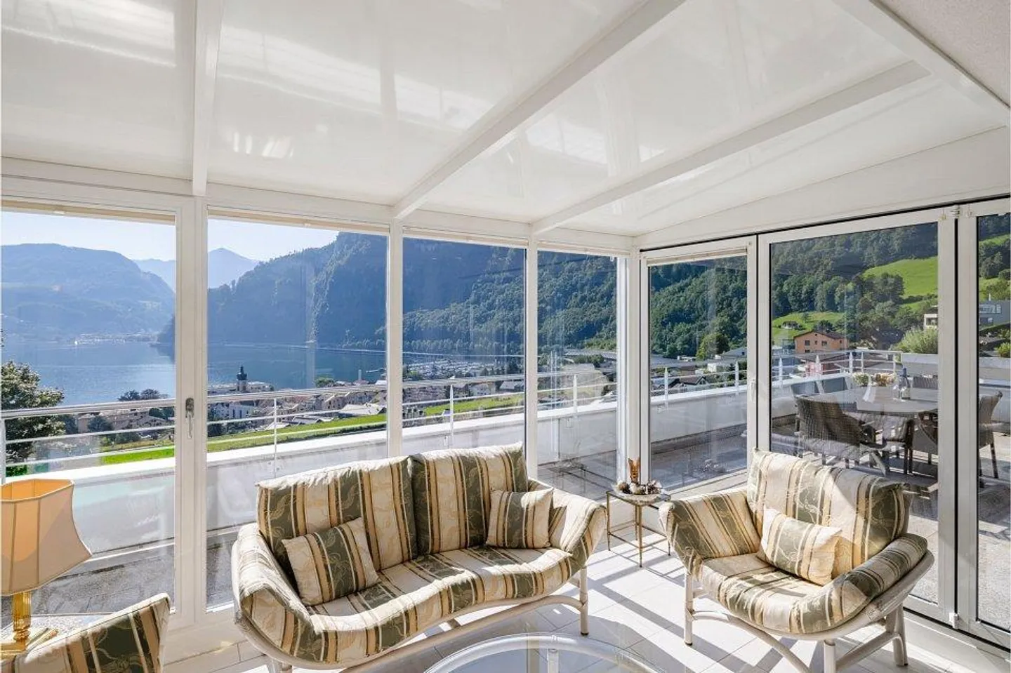 Appartamento esclusivo con terrazza di 4,5 stanze a Hergiswil - Foto 3 di 13