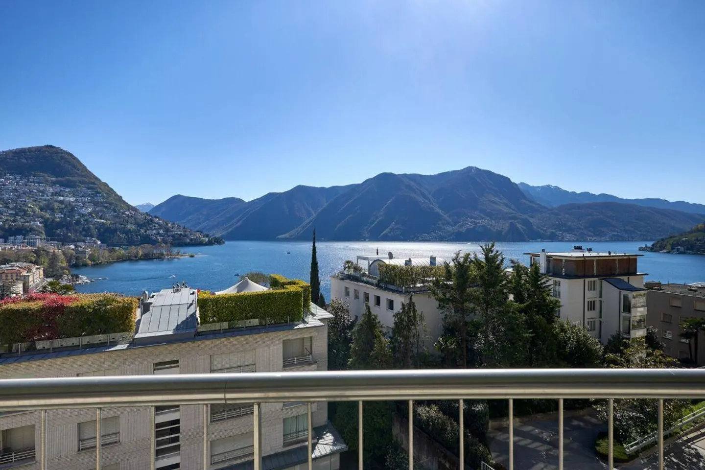 Luxe et vue sur le lac au cœur de Lugano - Photo 6 sur 23