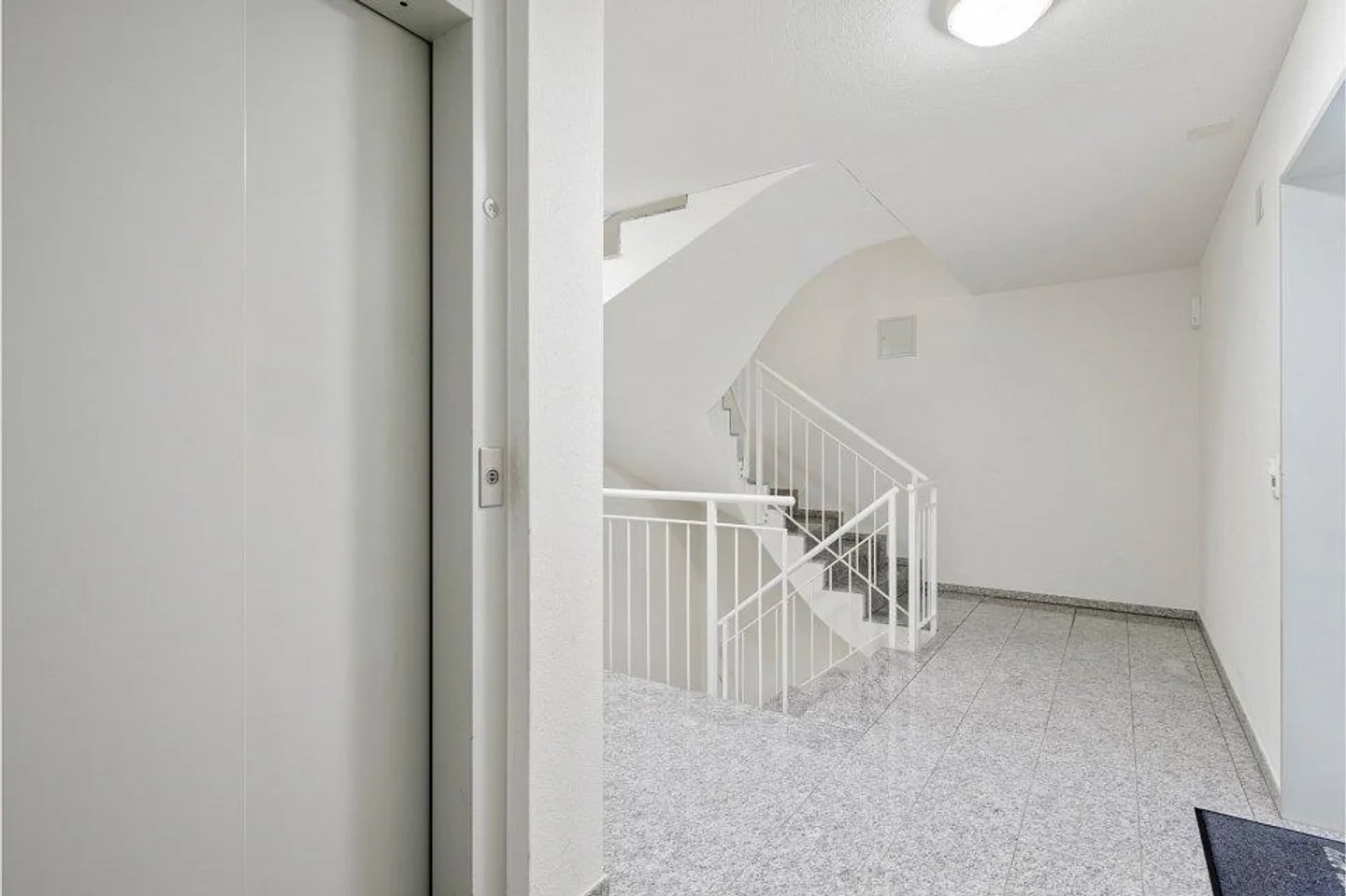 Appartamento esclusivo con terrazza di 4,5 stanze a Hergiswil - Foto 12 di 13