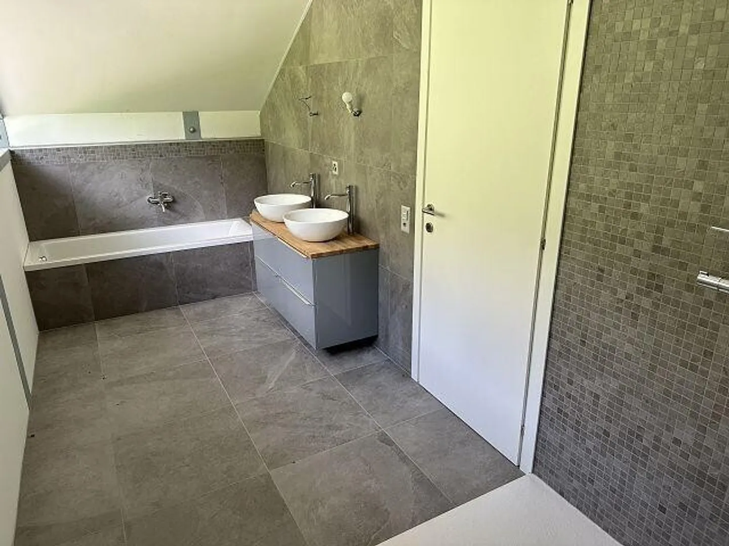 Villa moderna di 6,5 stanze con vista panoramica ad Acquarossa - Foto 13 di 13