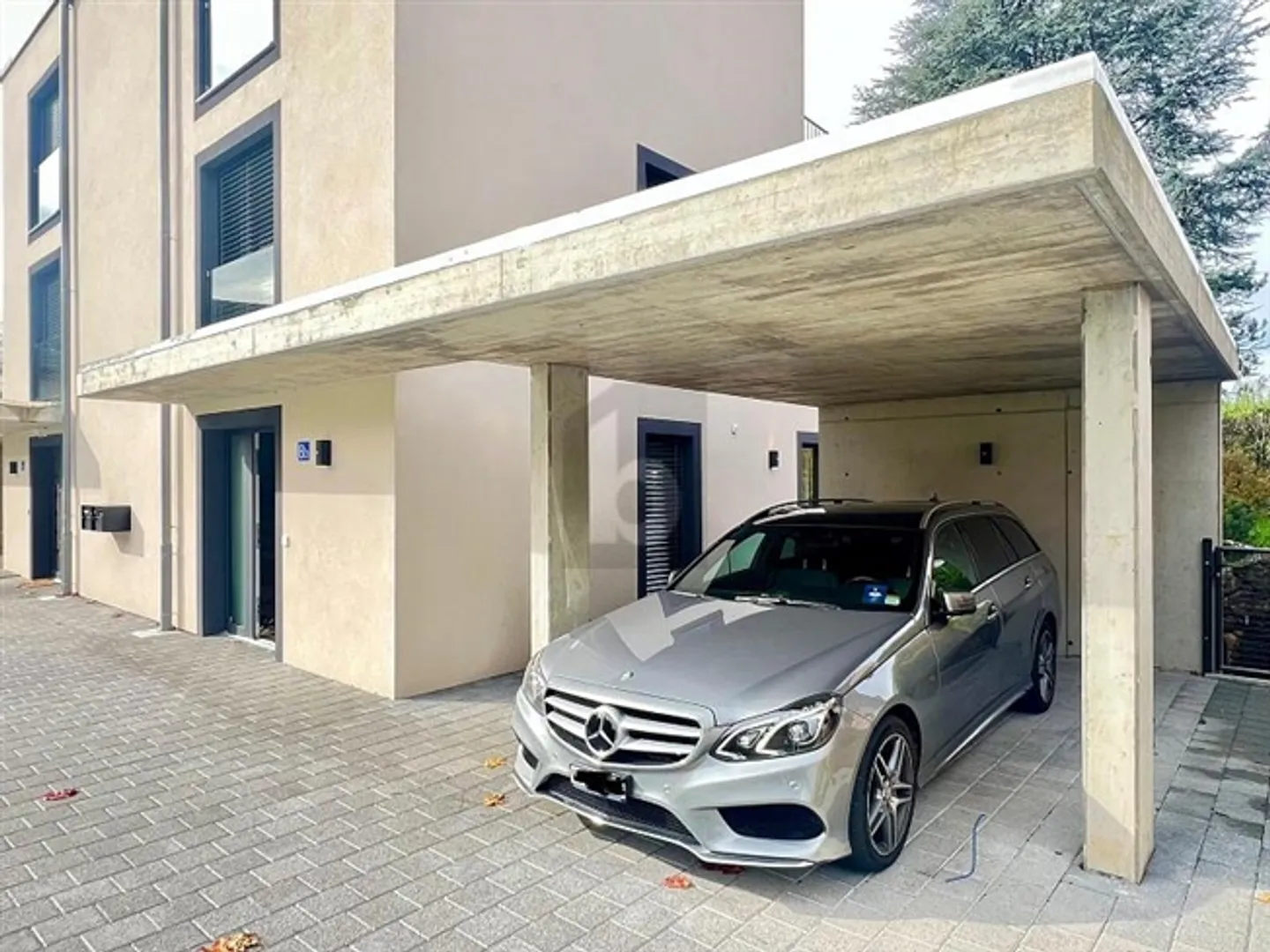 Moderner Duplex mit Privatgarten - Foto 1 von 6