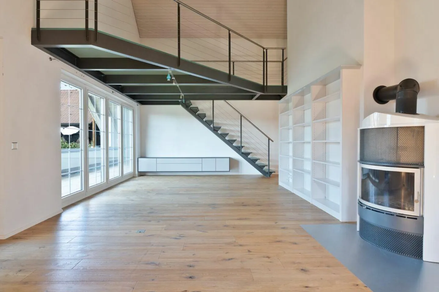 Vivere, lavorare e benessere su 165 m2 di superficie abitabile nel attico di 4,5 stanze a Rickenbach ZH - Foto 2 di 13