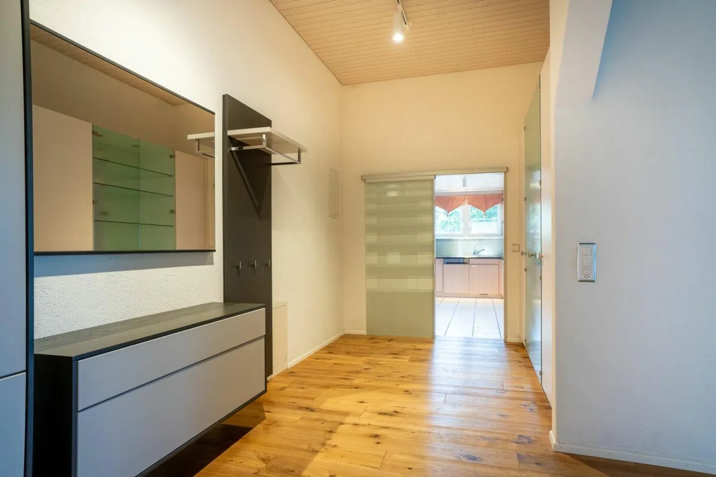 Vivere, lavorare e benessere su 165 m2 di superficie abitabile nel attico di 4,5 stanze a Rickenbach ZH - Foto 7 di 13