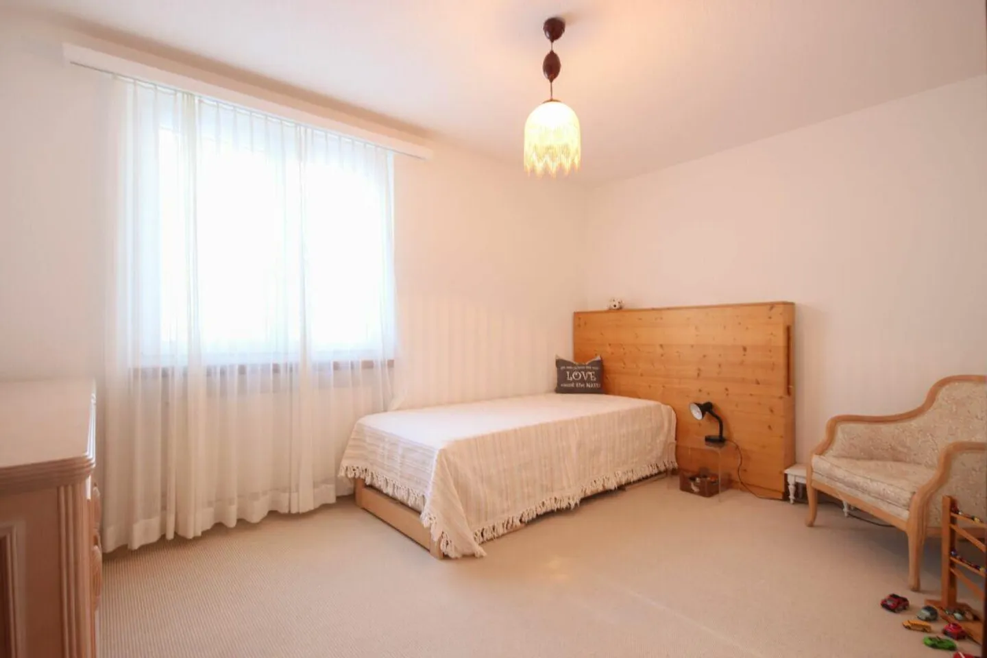 Appartamento ristrutturato di 4½ stanze (vacanze) in una posizione soleggiata con vista meravigliosa - Foto 12 di 20