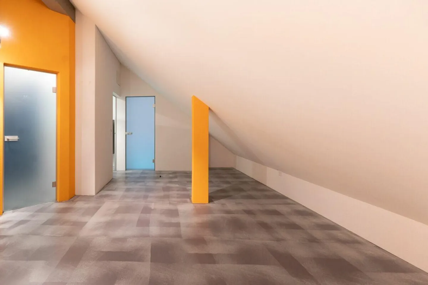 Vivere, lavorare e benessere su 165 m2 di superficie abitabile nel attico di 4,5 stanze a Rickenbach ZH - Foto 10 di 13