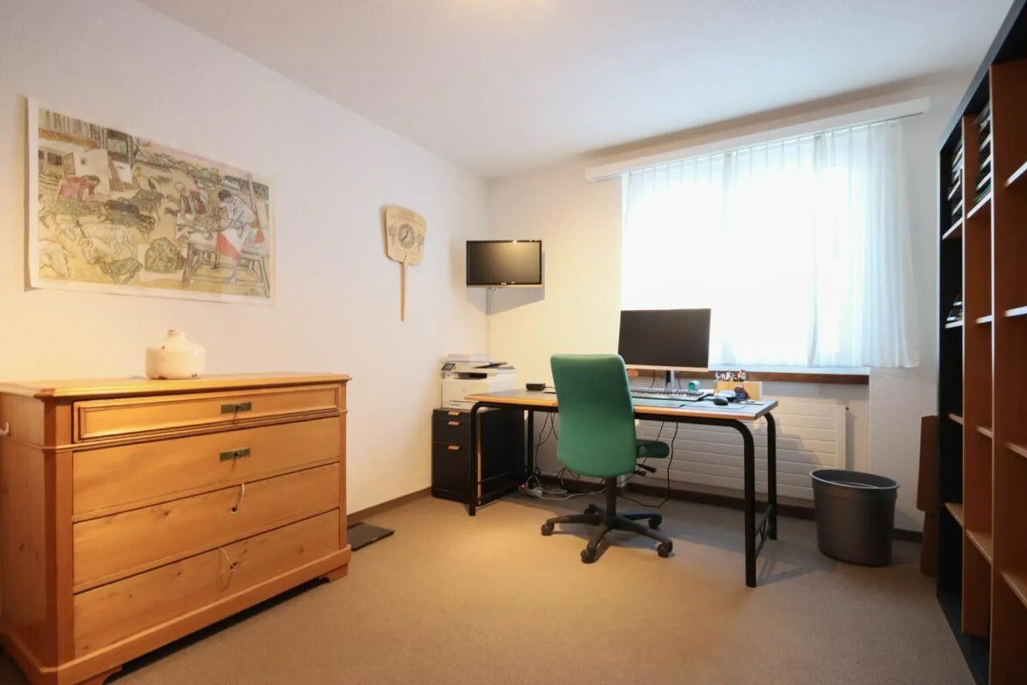 Appartamento ristrutturato di 4½ stanze (vacanze) in una posizione soleggiata con vista meravigliosa - Foto 13 di 20