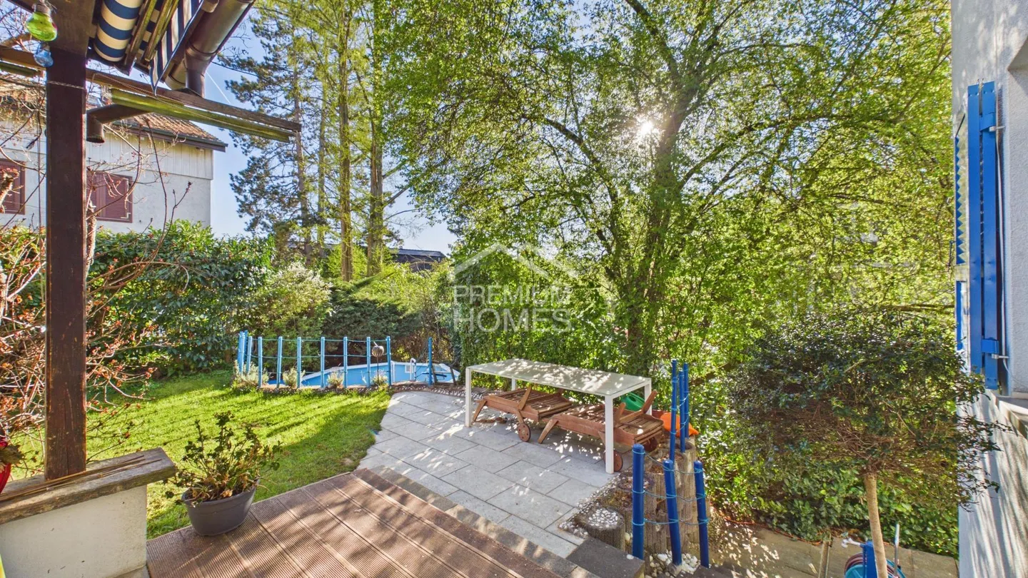 Charmantes Familienhaus mit Garten - Foto 8 von 9