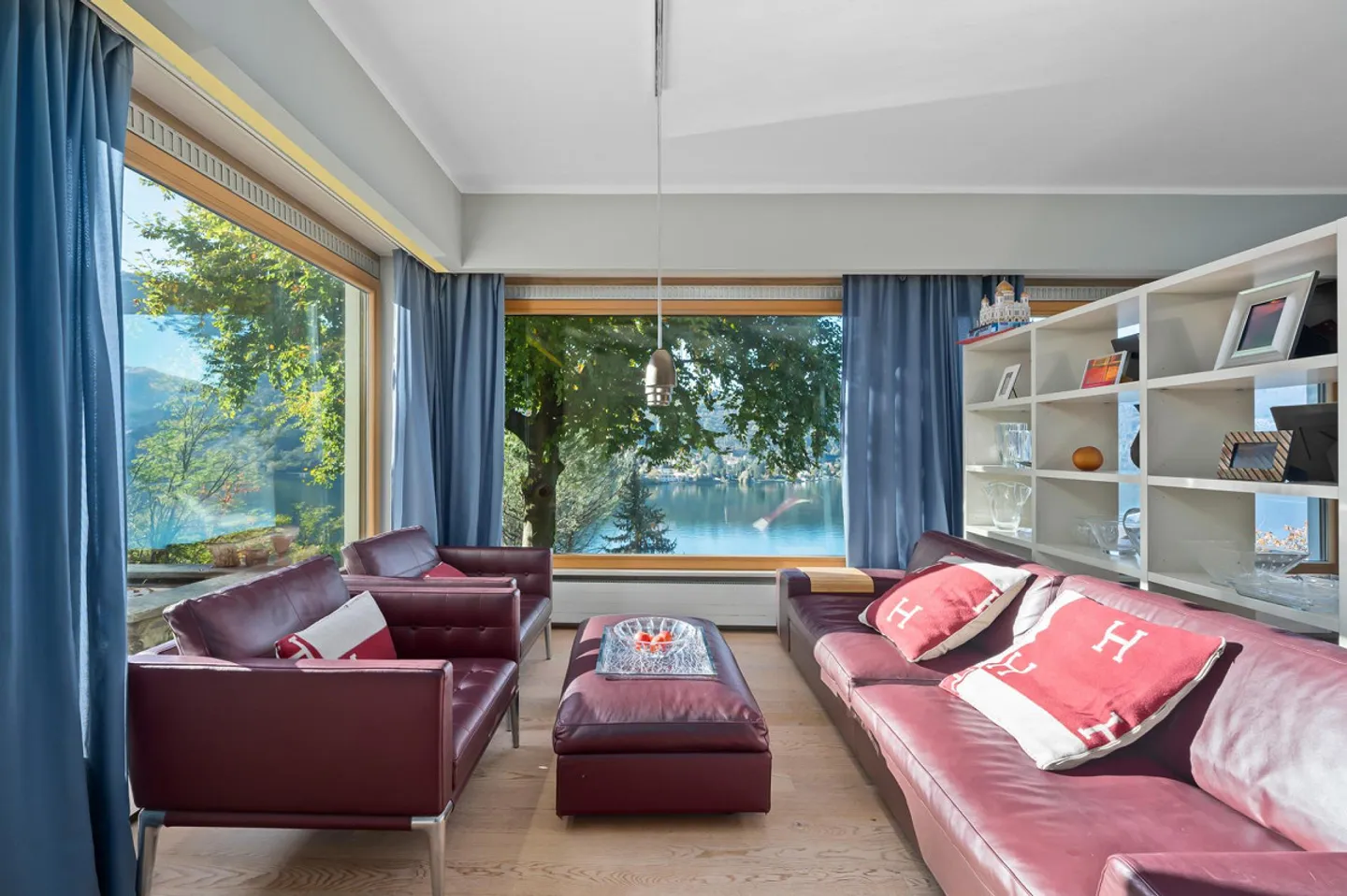 Villa élégante avec vue sur le lac et piscine - Photo 6 sur 11
