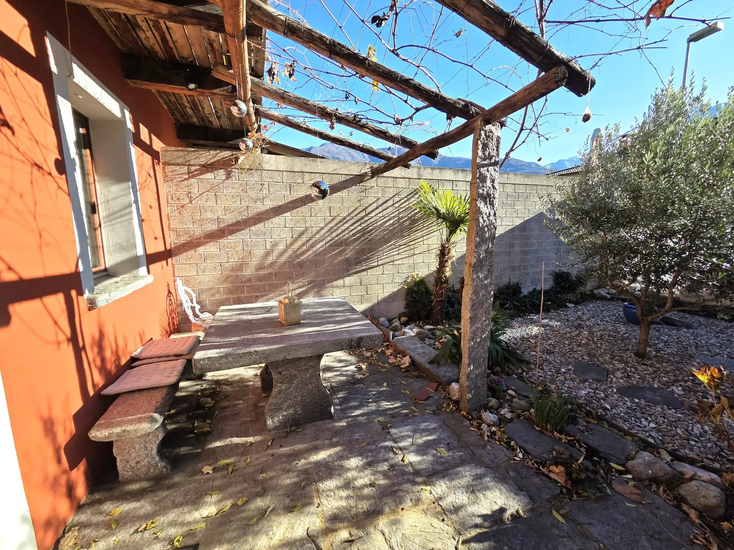 Prächtiges typisches Tessiner Haus mit 6 Räumen - Photo 16 of 19