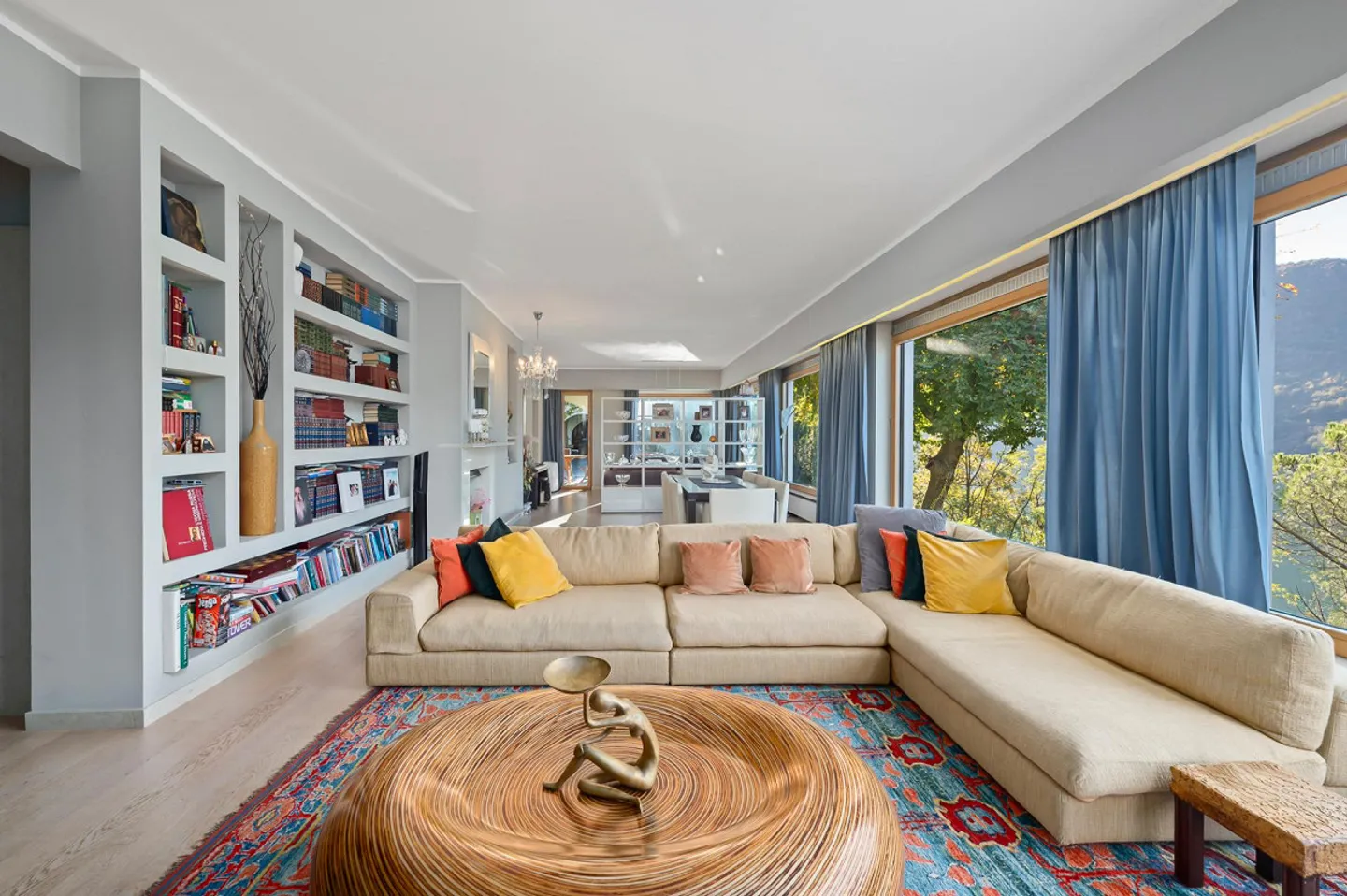 Villa élégante avec vue sur le lac et piscine - Photo 8 sur 11