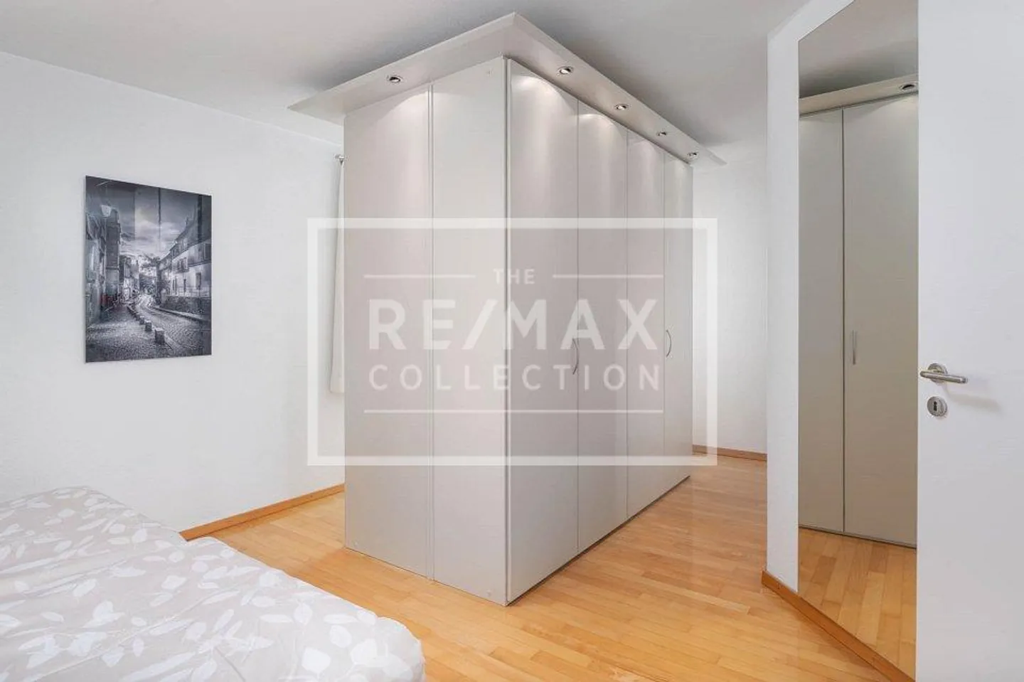 Maison familiale double spacieuse de 6,5 pièces avec galerie - Photo 11 sur 12