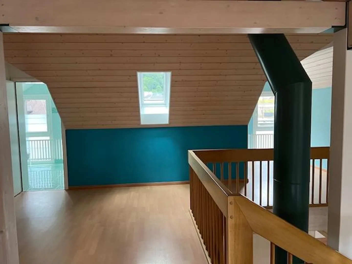 Appartamento duplex spazioso e recentemente ristrutturato nel centro di Altdorf - Foto 7 di 24