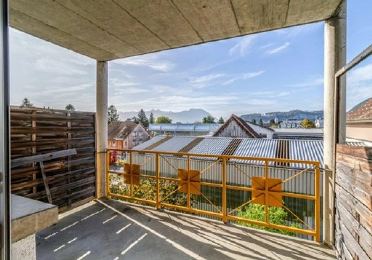 BRIGHT 4.5-ROOM APARTMENT WITH WONDERFUL VIEW - Photo 9 of 9