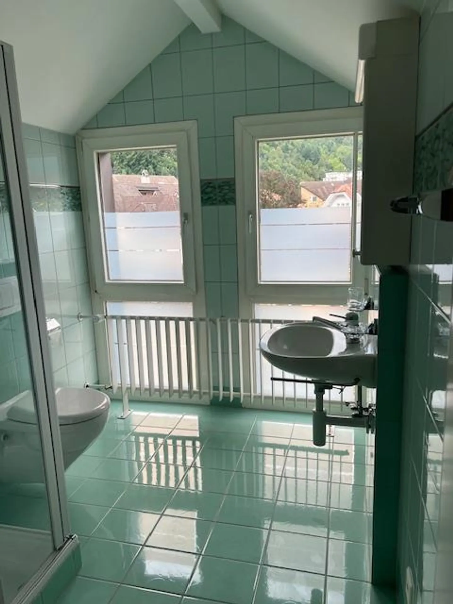 Appartamento duplex spazioso e recentemente ristrutturato nel centro di Altdorf - Foto 16 di 24