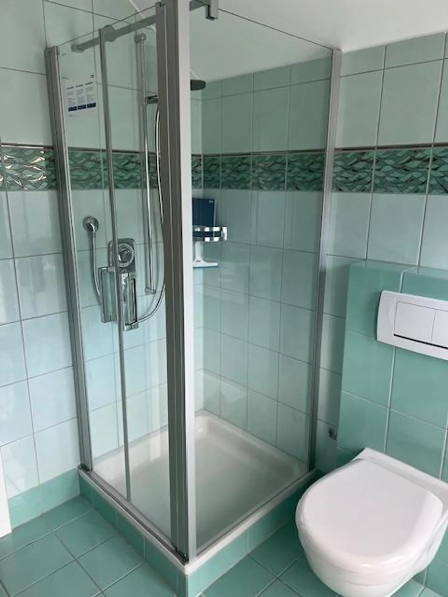 Appartamento duplex spazioso e recentemente ristrutturato nel centro di Altdorf - Foto 17 di 24