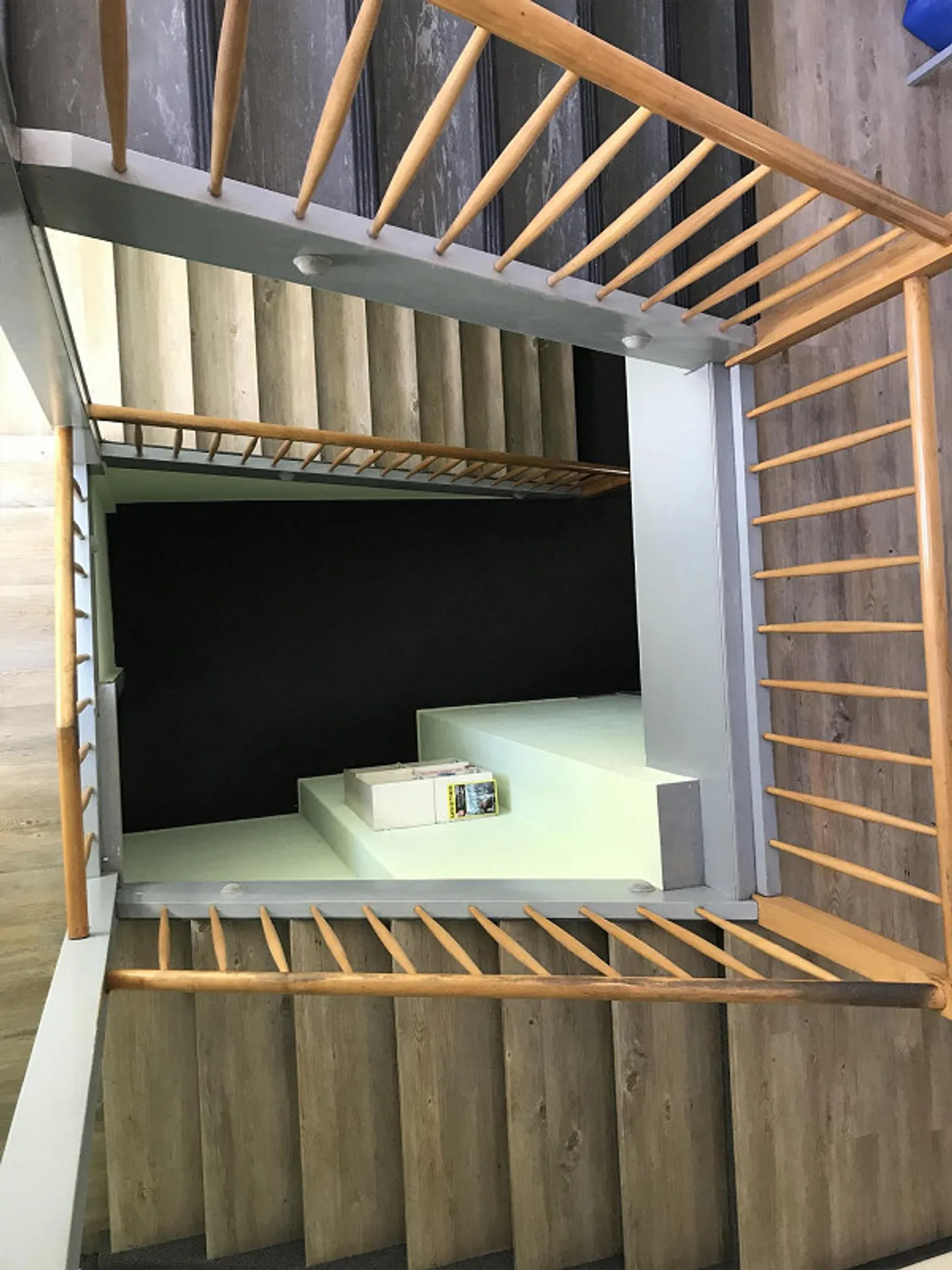 Appartamento duplex spazioso e recentemente ristrutturato nel centro di Altdorf - Foto 18 di 24