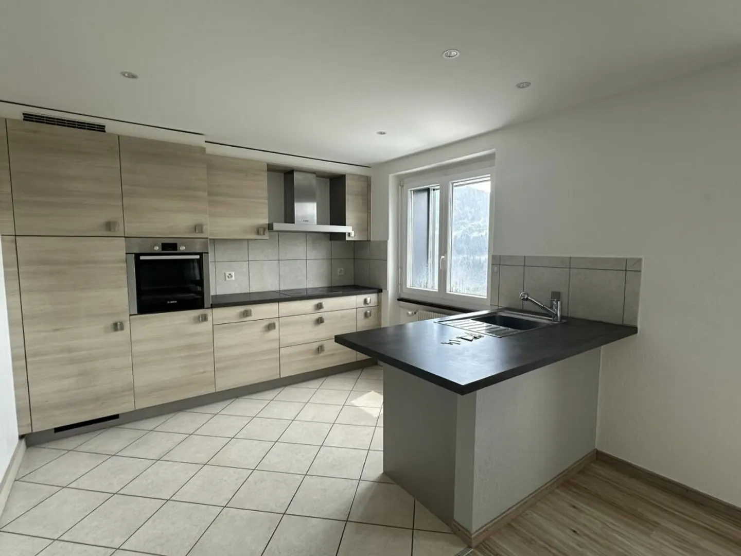Bel appartamento di 4,5 locali con balcone e vista sul Doubs - Foto 1 di 10