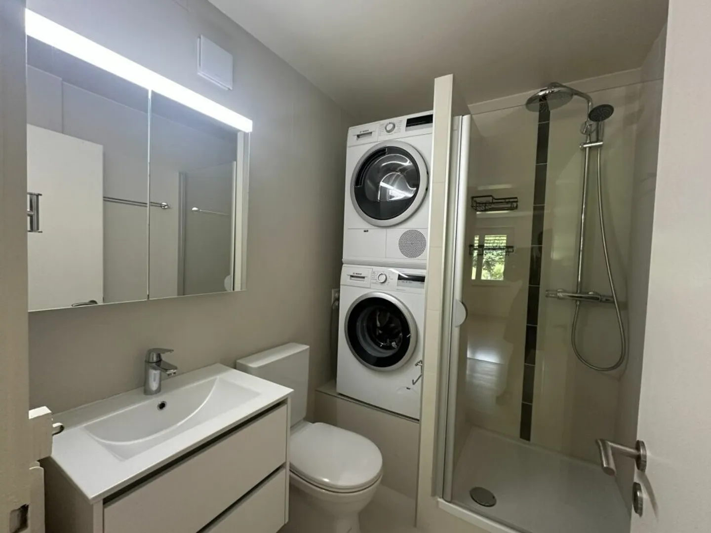 Bel appartamento di 4,5 locali con balcone e vista sul Doubs - Foto 5 di 10