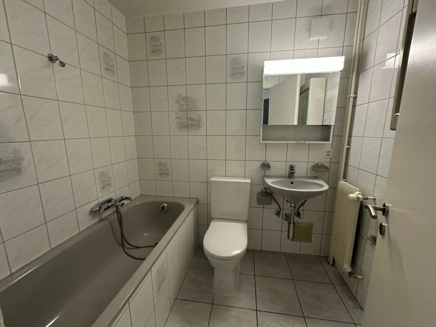 Bel appartamento di 4,5 locali con balcone e vista sul Doubs - Foto 6 di 10