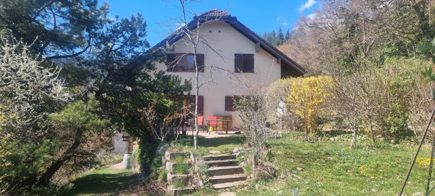 Beautiful semi-detached house with 5.5 rooms - NEW PRICE - Photo 2 of 11