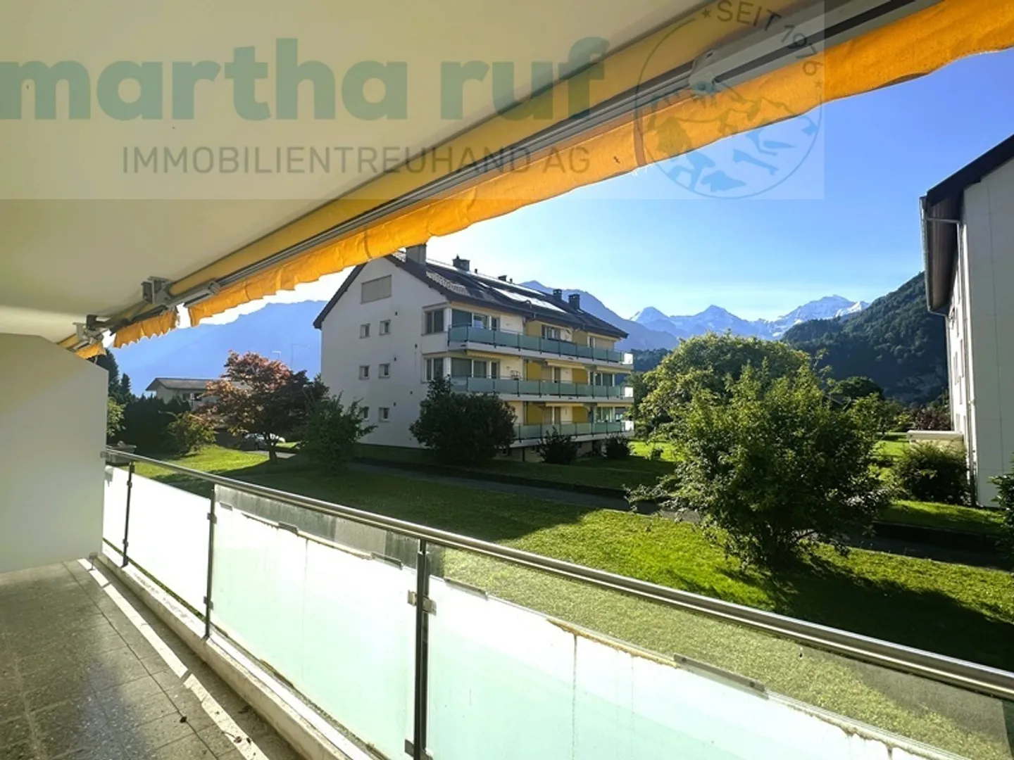 Luminoso appartamento di 4,5 stanze con balcone soleggiato e magnifica vista sulle montagne - Foto 13 di 13