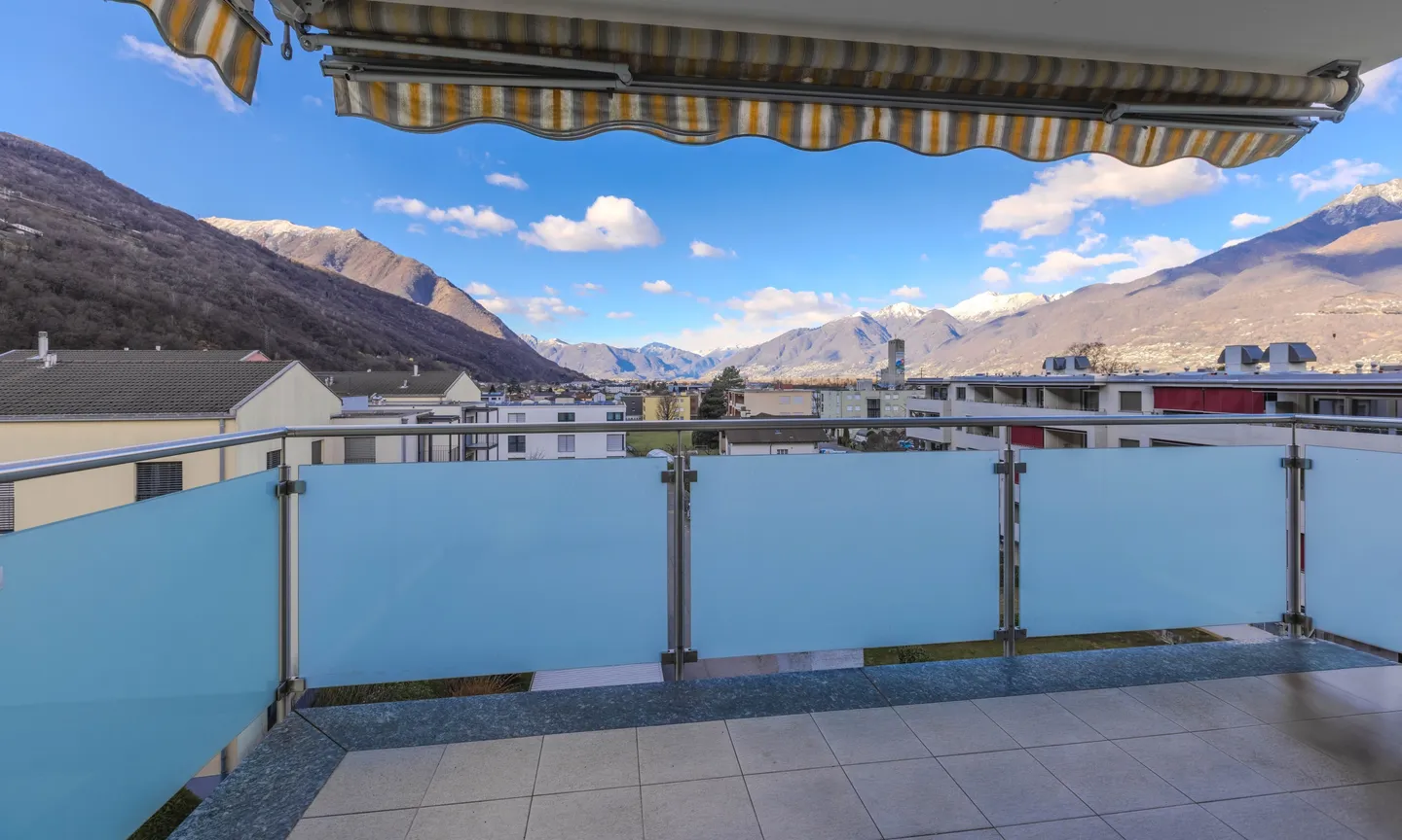 BARGAIN - RENTING PENTHOUSE 5.5 WITH TERRACE IN CADENAZZO - Photo 4 of 9