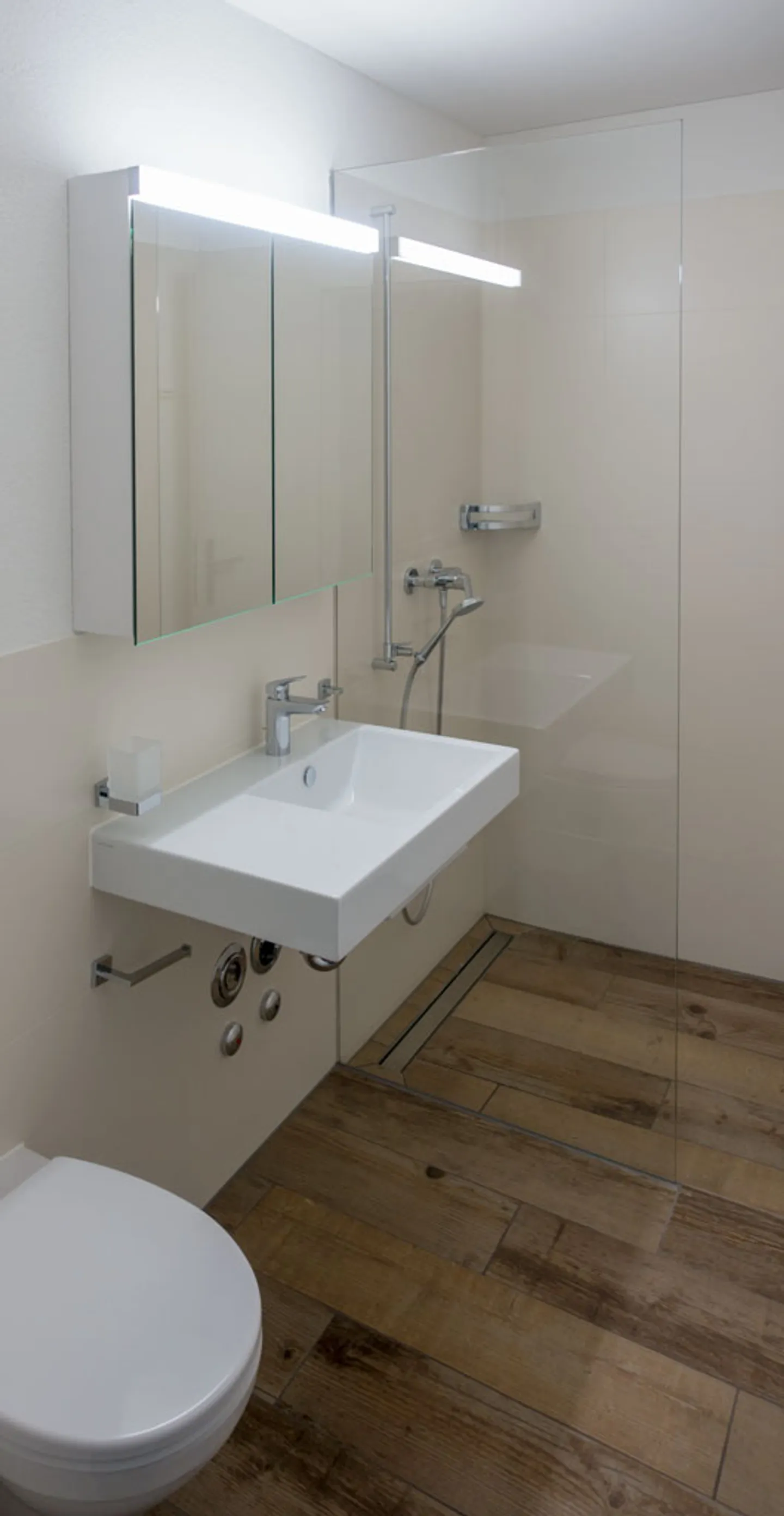 appartement penthouse exclusif de 2,5 pièces dans un emplacement central - Photo 8 sur 10