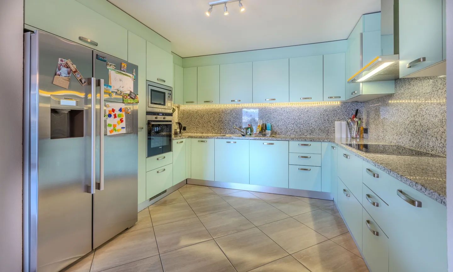 BARGAIN - RENTING PENTHOUSE 5.5 WITH TERRACE IN CADENAZZO - Photo 2 of 9