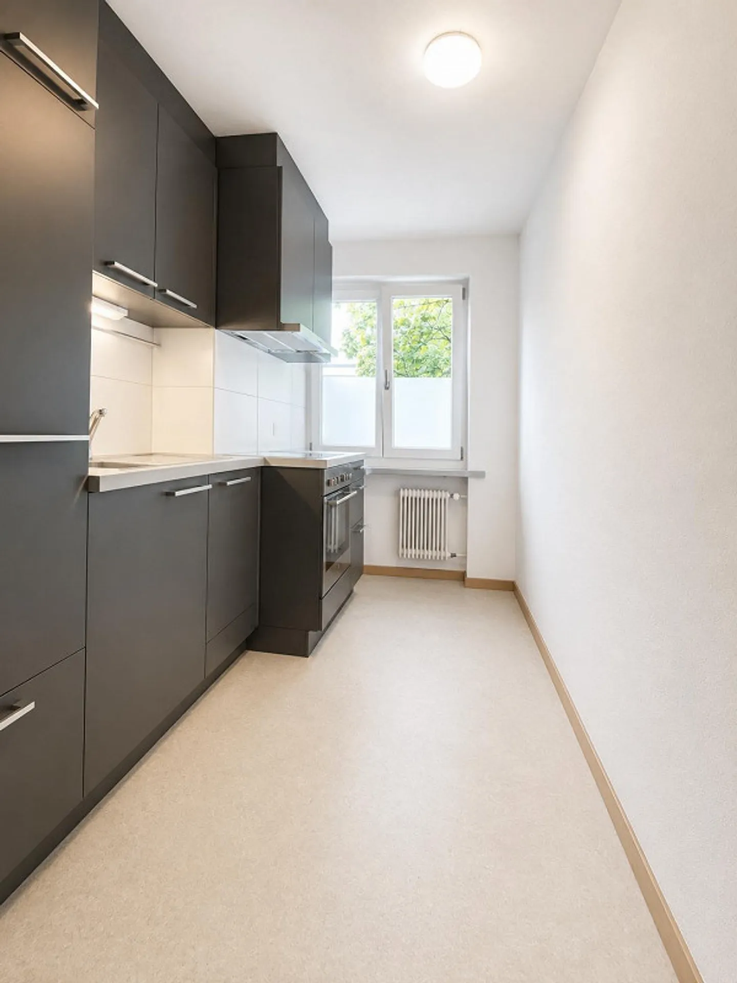 2.5-room apartment with balcony and good public transport connection - Photo 3 of 7