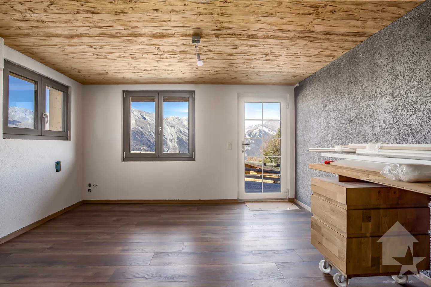 Superbe chalet rénové de 7.5 pièces, vue splendide, 300 m2 - Photo 11 sur 13