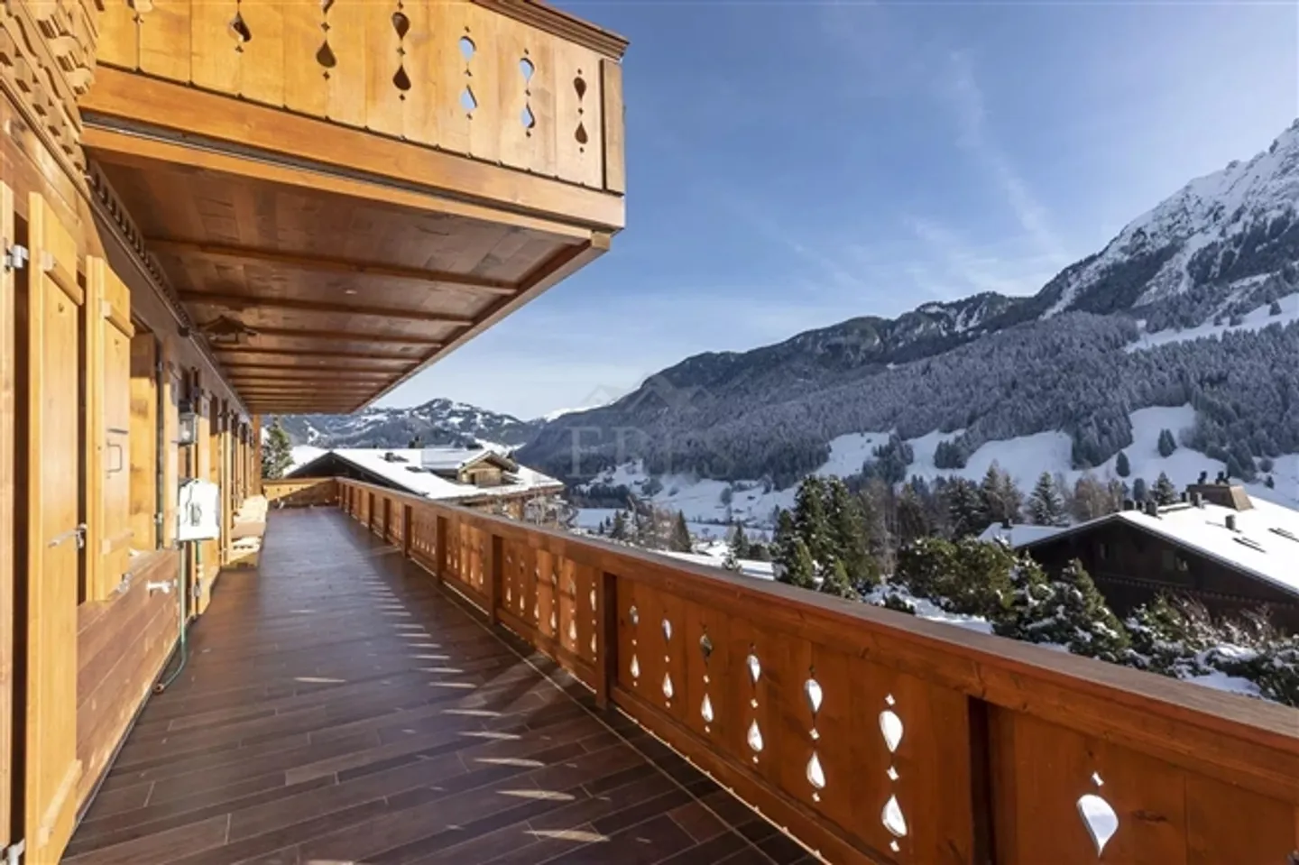 Luxurious holiday apartment with breathtaking views - Photo 4 of 20