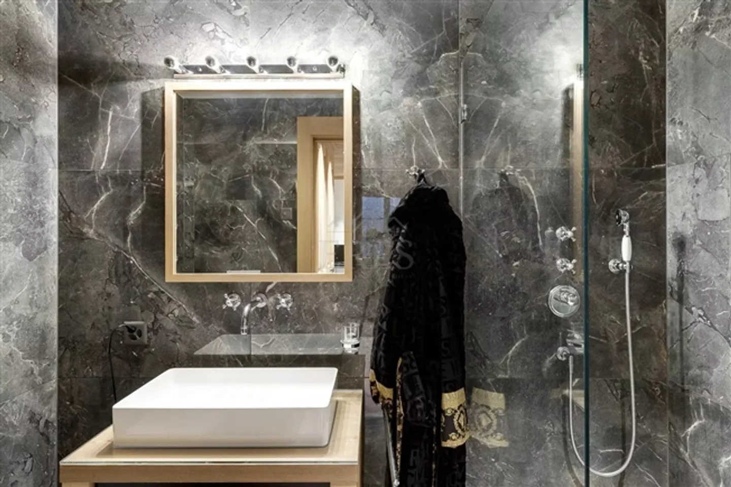 Luxurious holiday apartment with breathtaking views - Photo 15 of 20