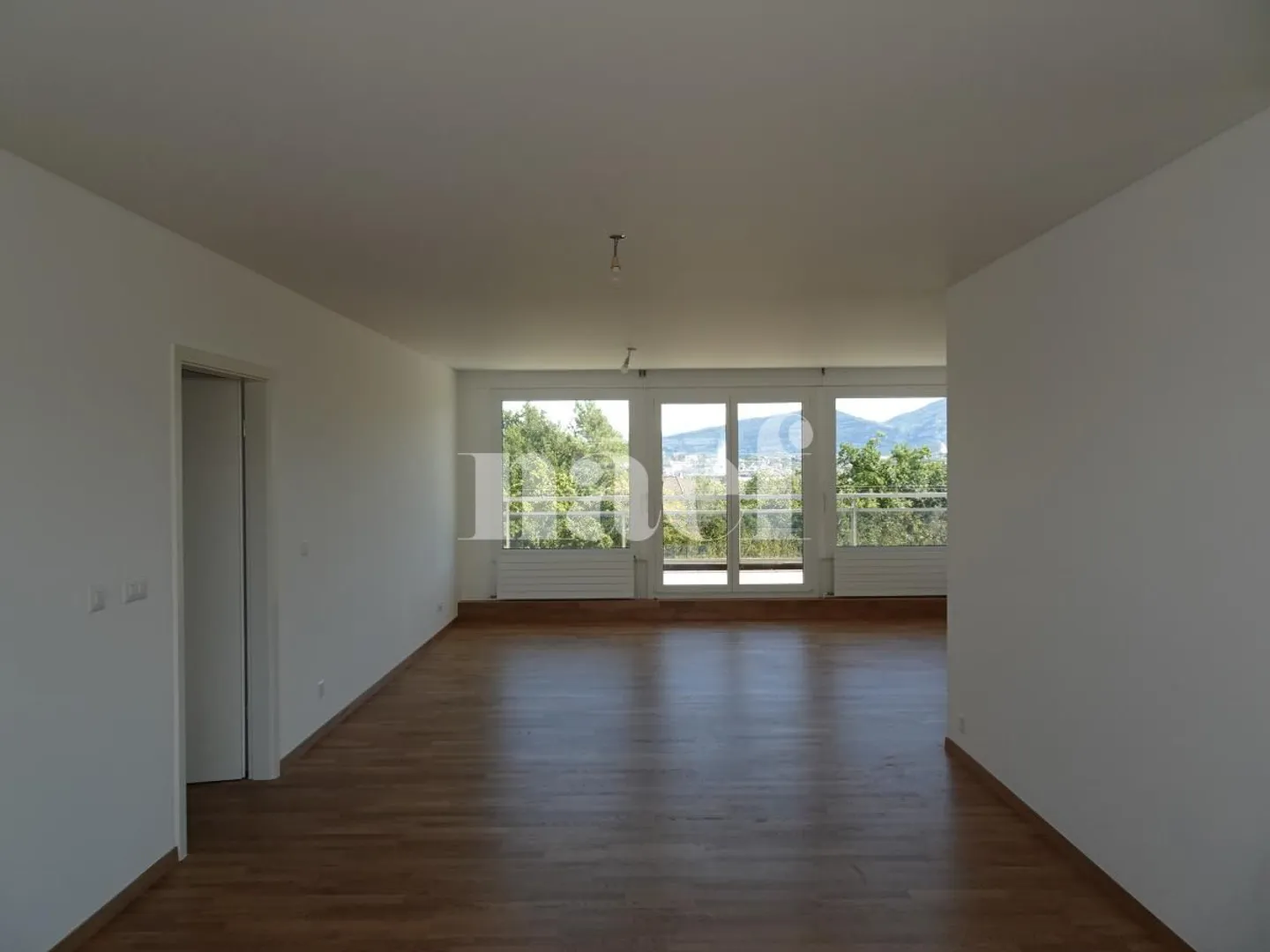 Appartement rénové avec terrasses - Photo 1 sur 12
