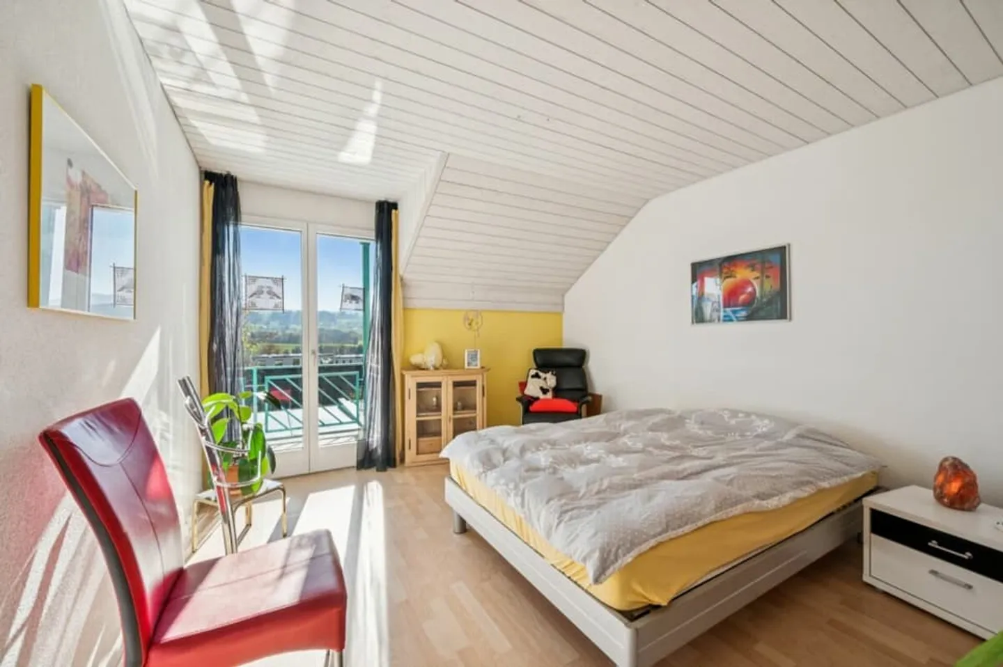 Space. Peace. View. - Quality of living in Alterswil - Photo 7 of 13