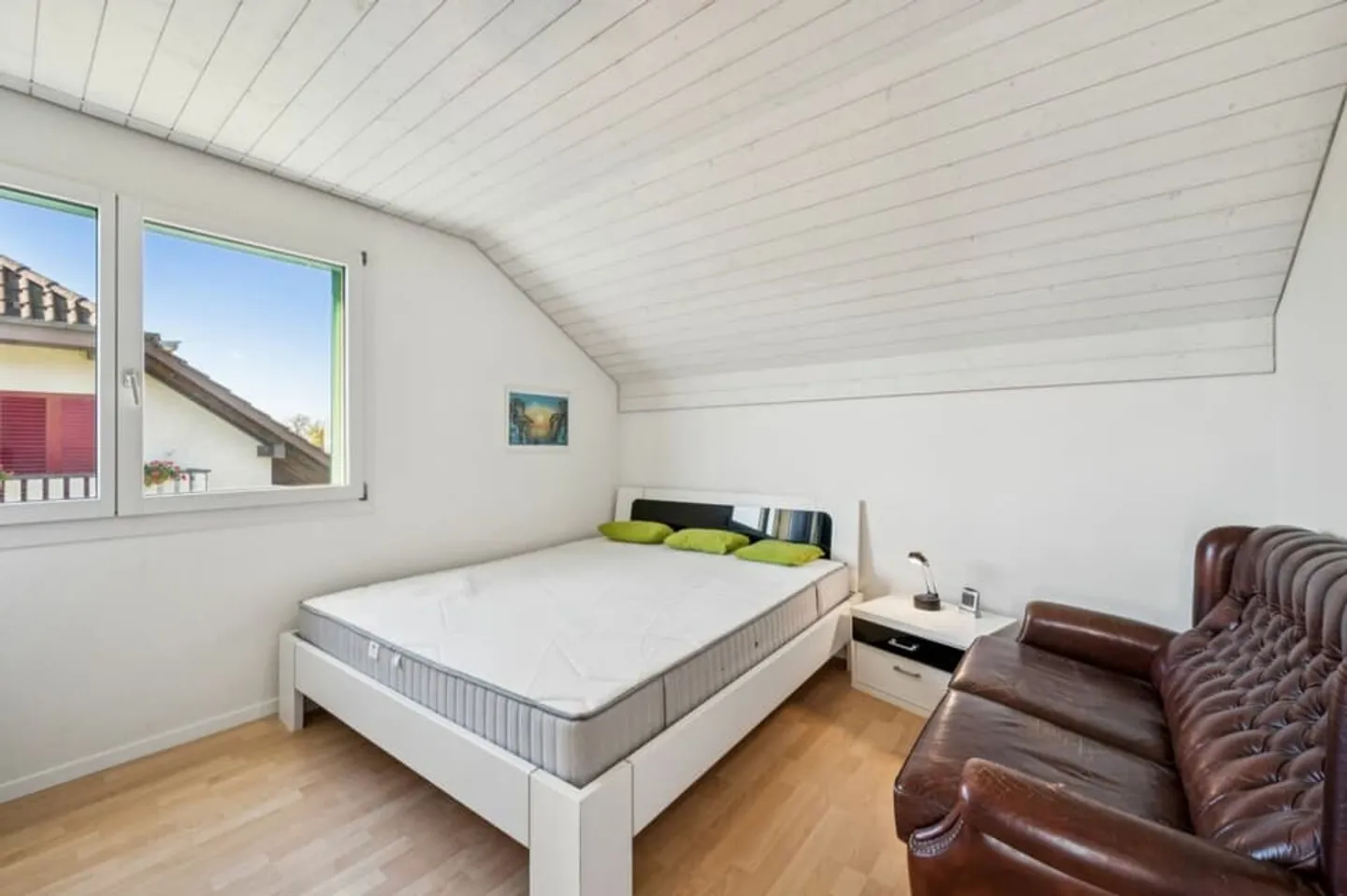 Space. Peace. View. - Quality of living in Alterswil - Photo 8 of 13